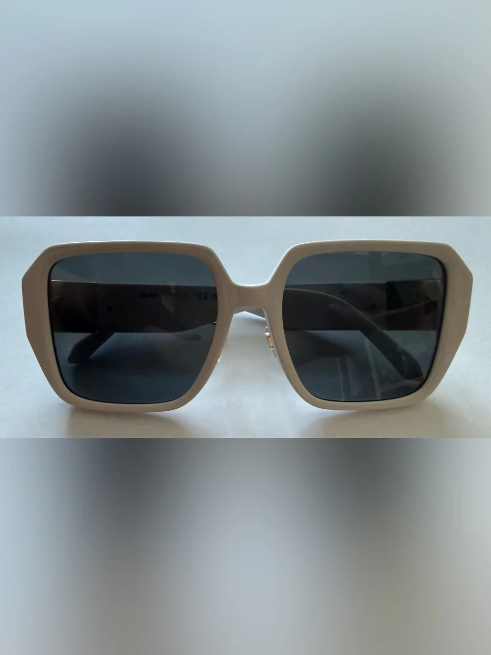 Versace VE4472D 5484/87 White Square Medusa Sunglasses w/ Original Box & Case